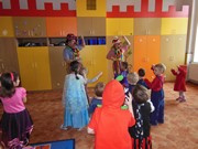 Karneval s Mirečkem a Leontýnkou